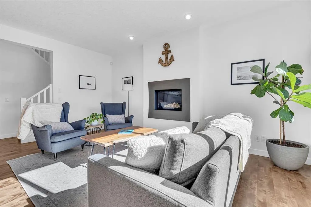 159 Elgin Terrace SE — photo 2