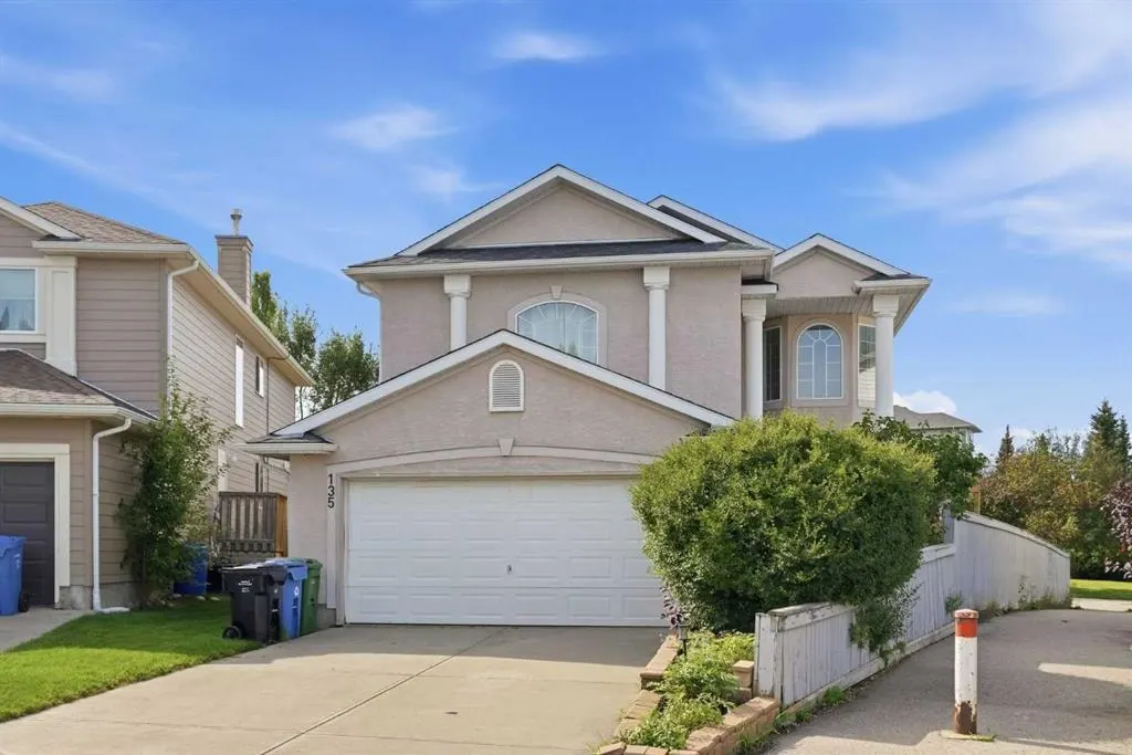 135 Millview Gardens SW — photo 2