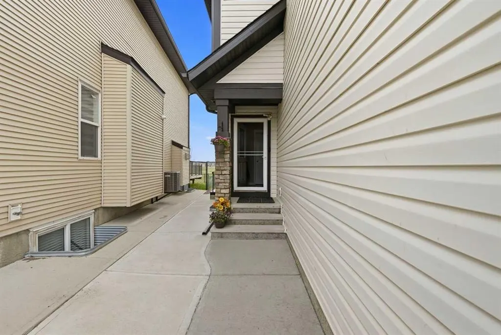 156 Skyview Shores Manor NE — photo 2