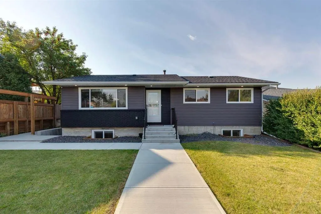 12 Rundleson Way NE — photo 2