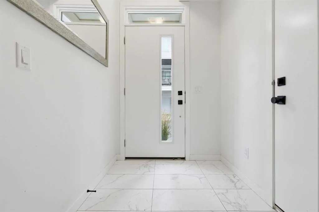 174 Walgrove Common SE — photo 3