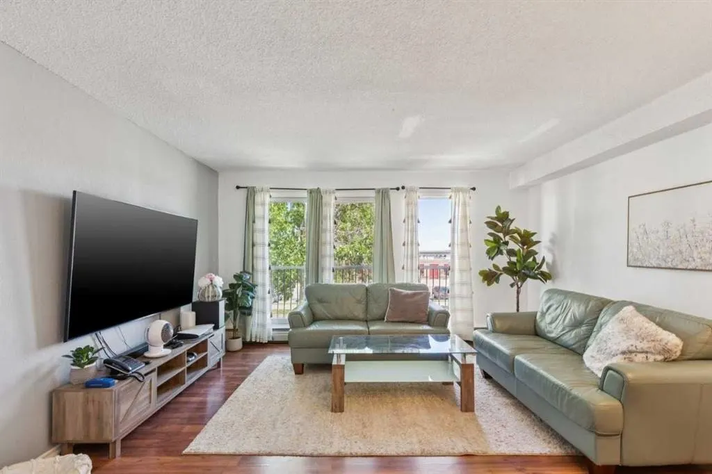 1113 37 Street SW #306 — photo 2
