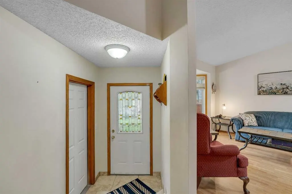139 Shawnessy Drive SW — photo 3