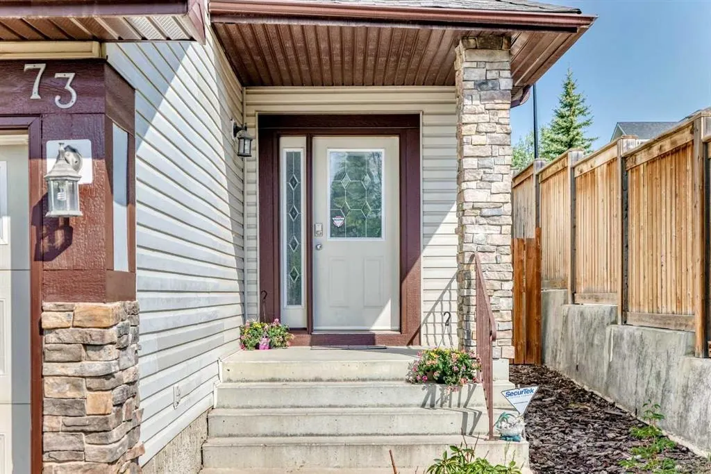 73 Royal Birch Way NW — photo 3