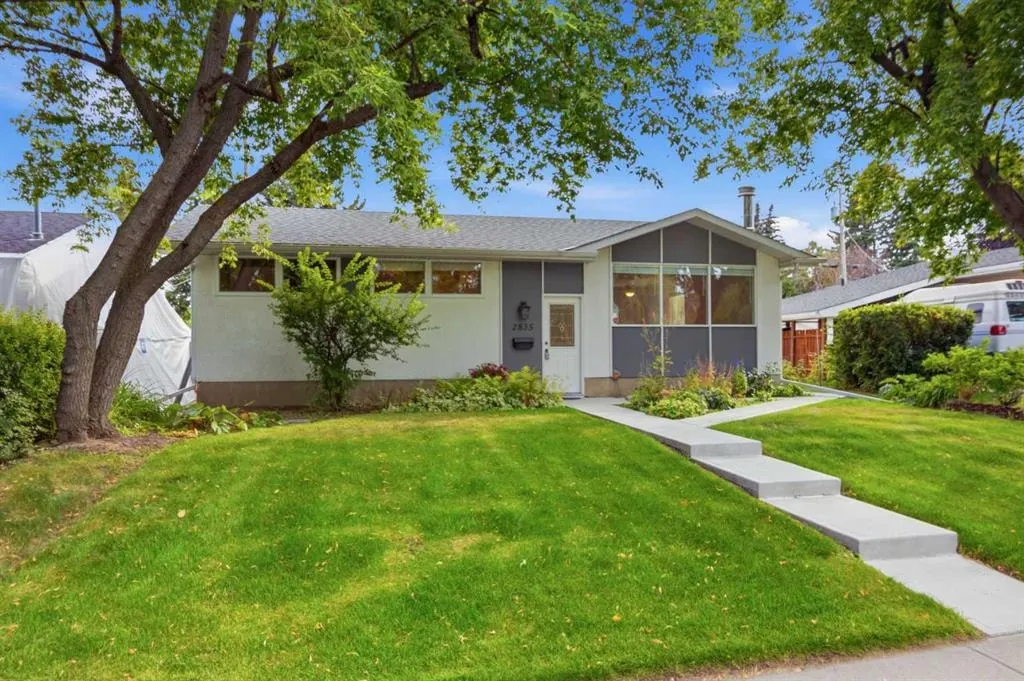 2835 63 Avenue SW — photo 2