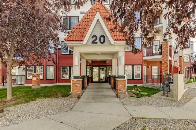 20 Royal Oak Plaza NW #222