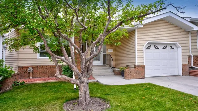40 Vandoos Villas NW