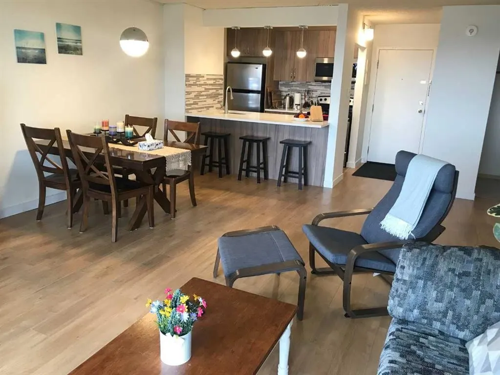 221 6 Avenue SE #1704 — photo 2