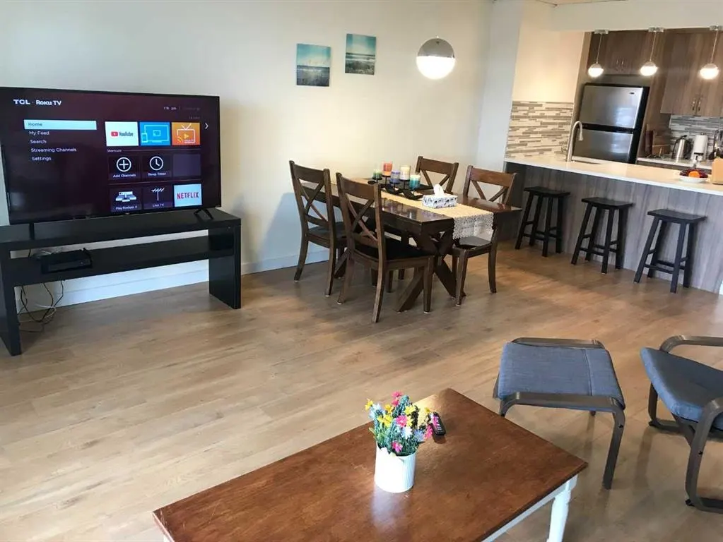 221 6 Avenue SE #1704 — photo 3