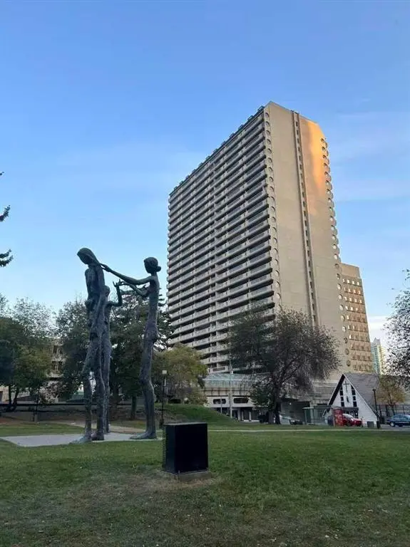 221 6 Avenue SE #1704