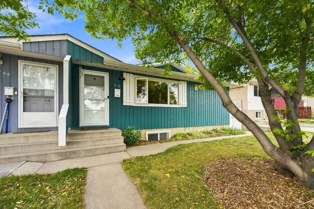 98 Huntwick Way NE — photo 3