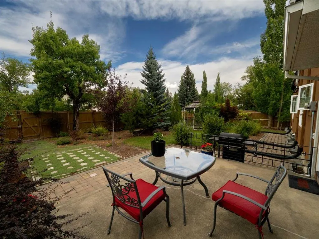 228 Willow Ridge Place SE — photo 3