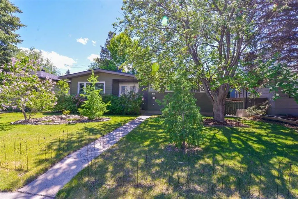 361 Capri Avenue NW — photo 1