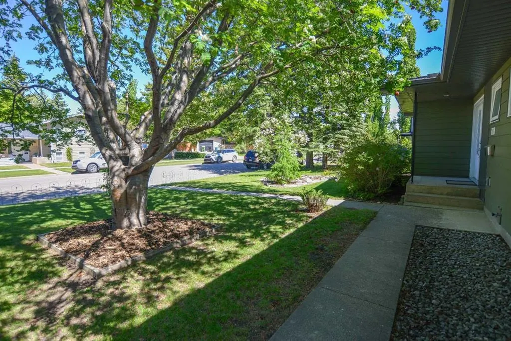361 Capri Avenue NW — photo 3