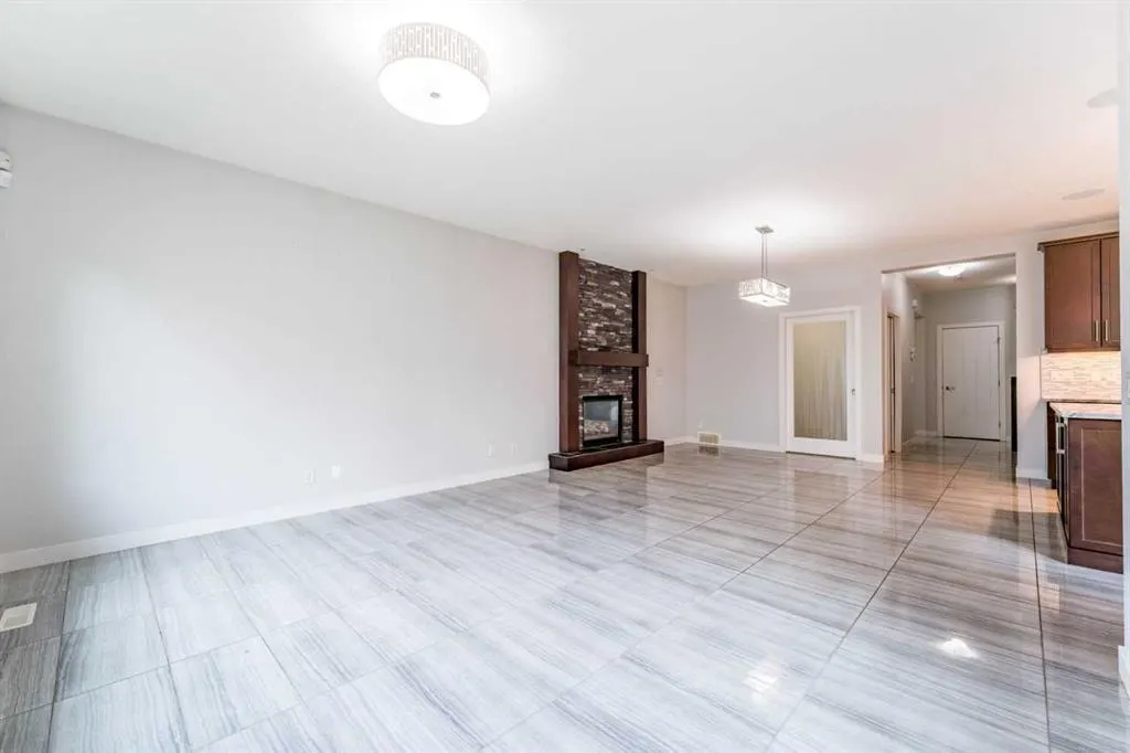 189 Evansridge View NW — photo 3