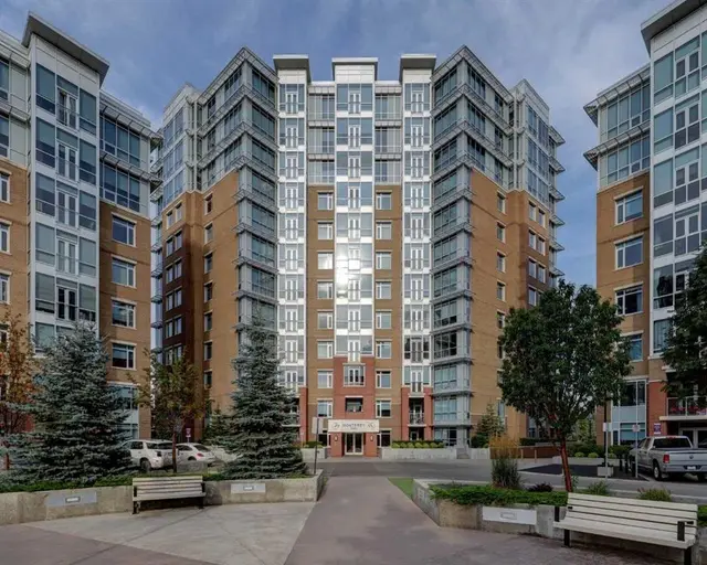 32 Varsity Estates Circle NW #604