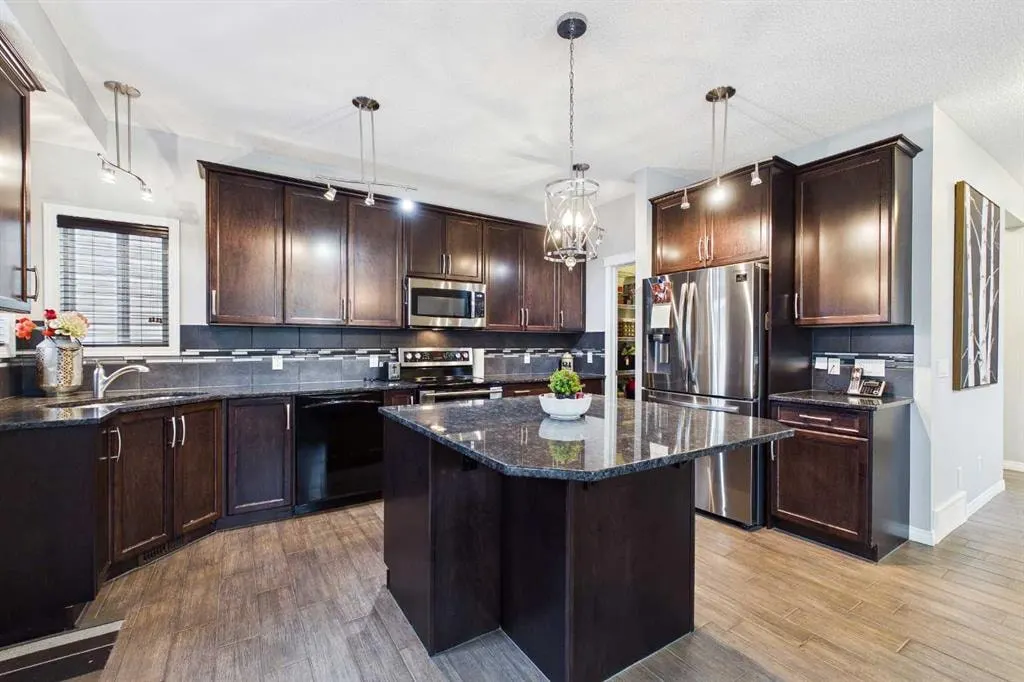 8 Sage Bank Road NW — photo 2