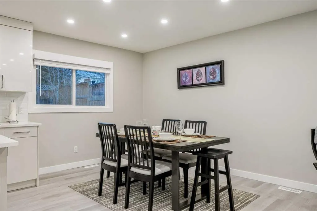 471 Northmount Drive NW — photo 3