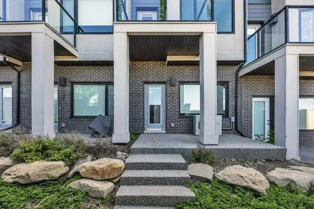 218 Sherwood Square NW #903