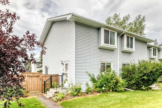 4810 40 Avenue SW #11