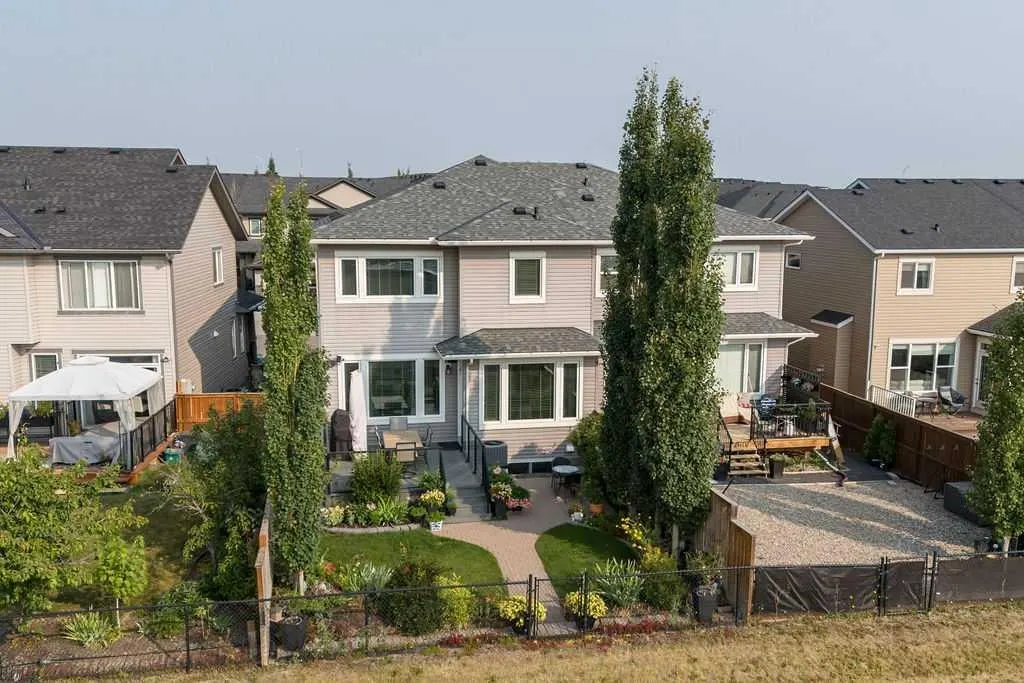 212 Evansglen Close NW — photo 2