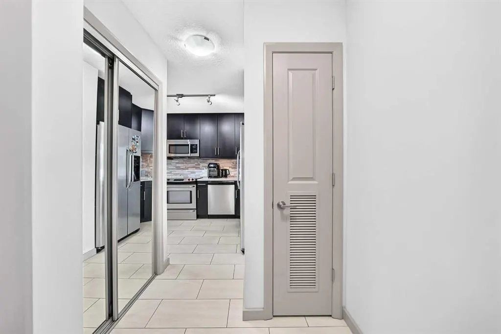 1320 1 Street SE #1010 — photo 3