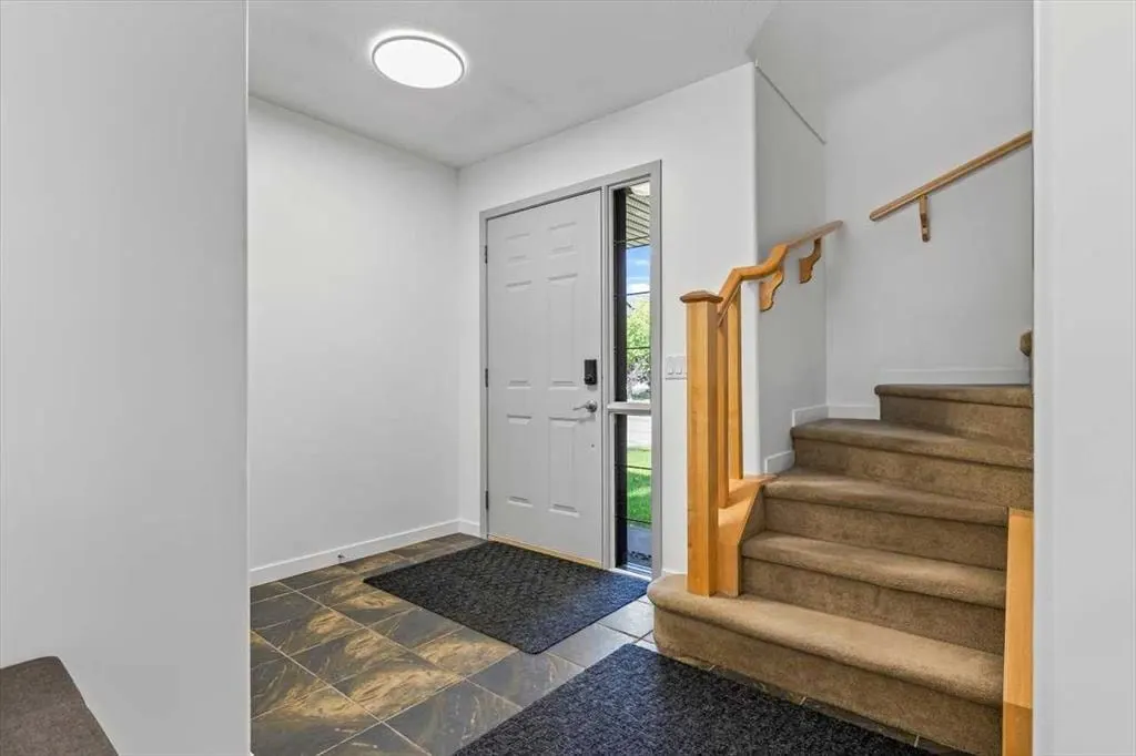 57 Everwillow Boulevard SW — photo 3