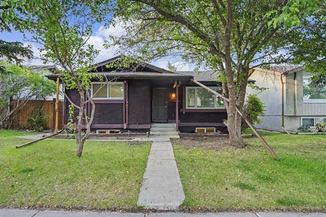 1152 Ranchlands Boulevard NW