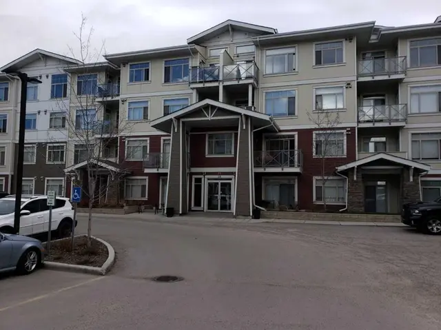 28 Auburn Bay Link SE #204