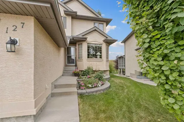 127 Edgeridge Close NW