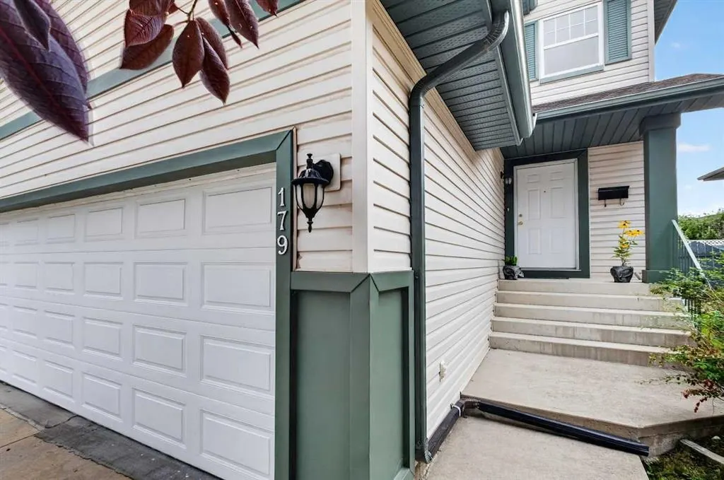 179 Erin Park Drive SE — photo 3