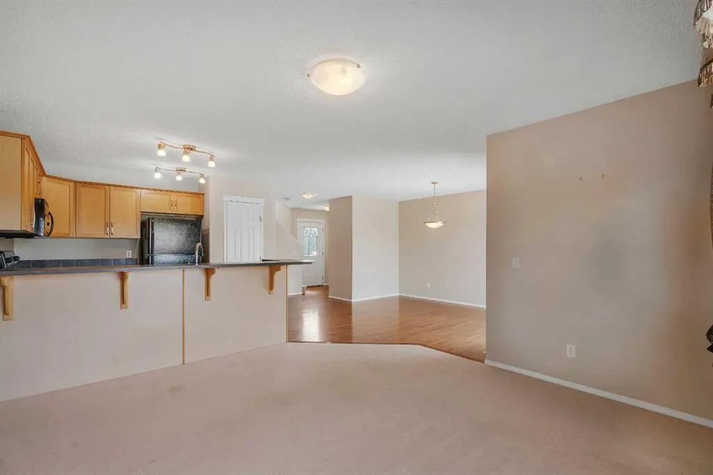184 Everglen Way SW — photo 3