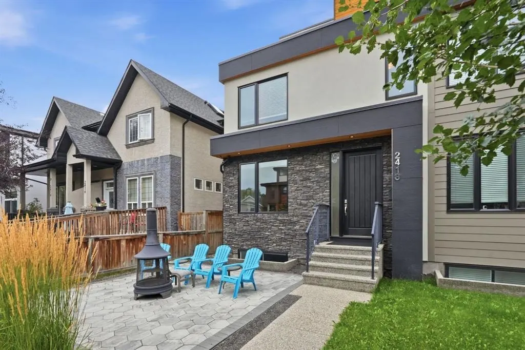 2418 24A Street SW — photo 2