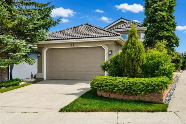 95 Citadel Grove NW