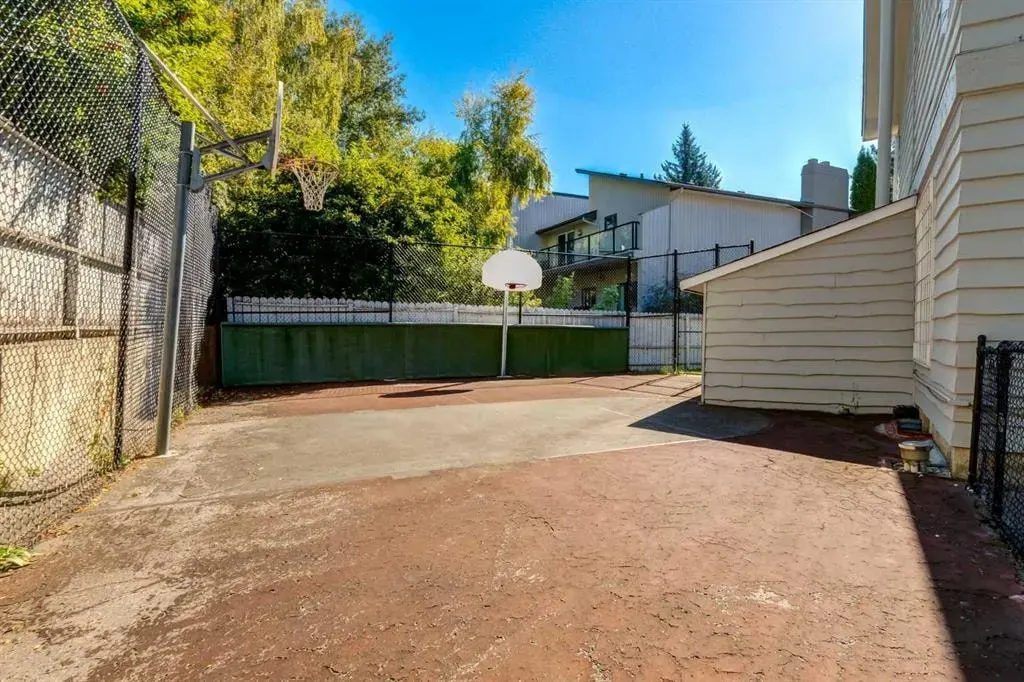 116 Pump Hill Bay SW — photo 2