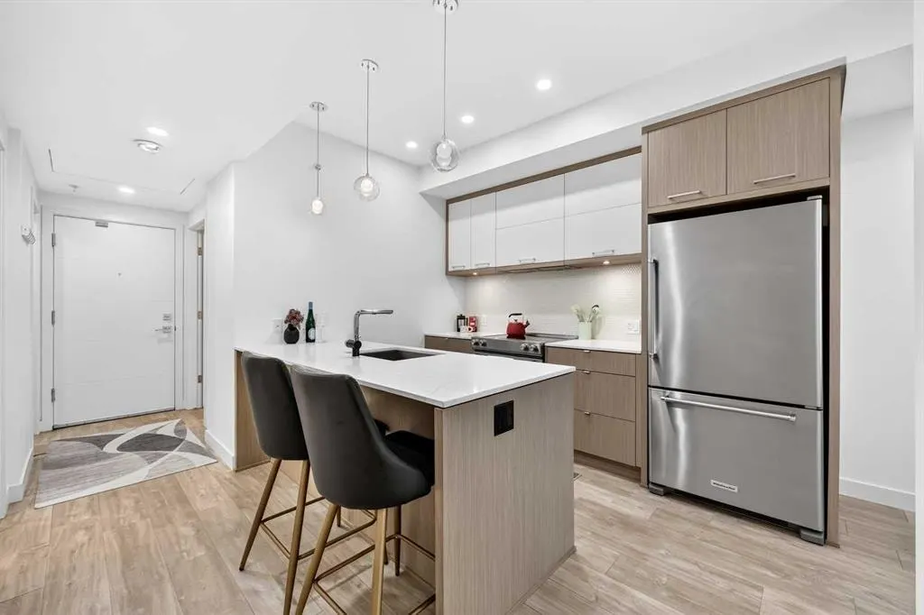 3450 19 Street SW #307 — photo 1