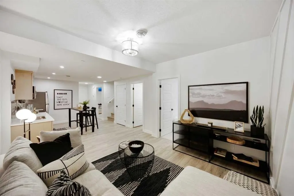 21 Hotchkiss Circle SE — photo 2