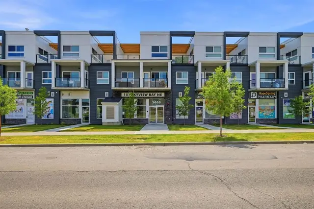 151 Skyview Bay NE #2218