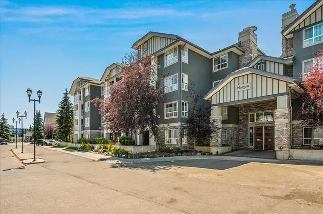 35 Richard Court SW #421