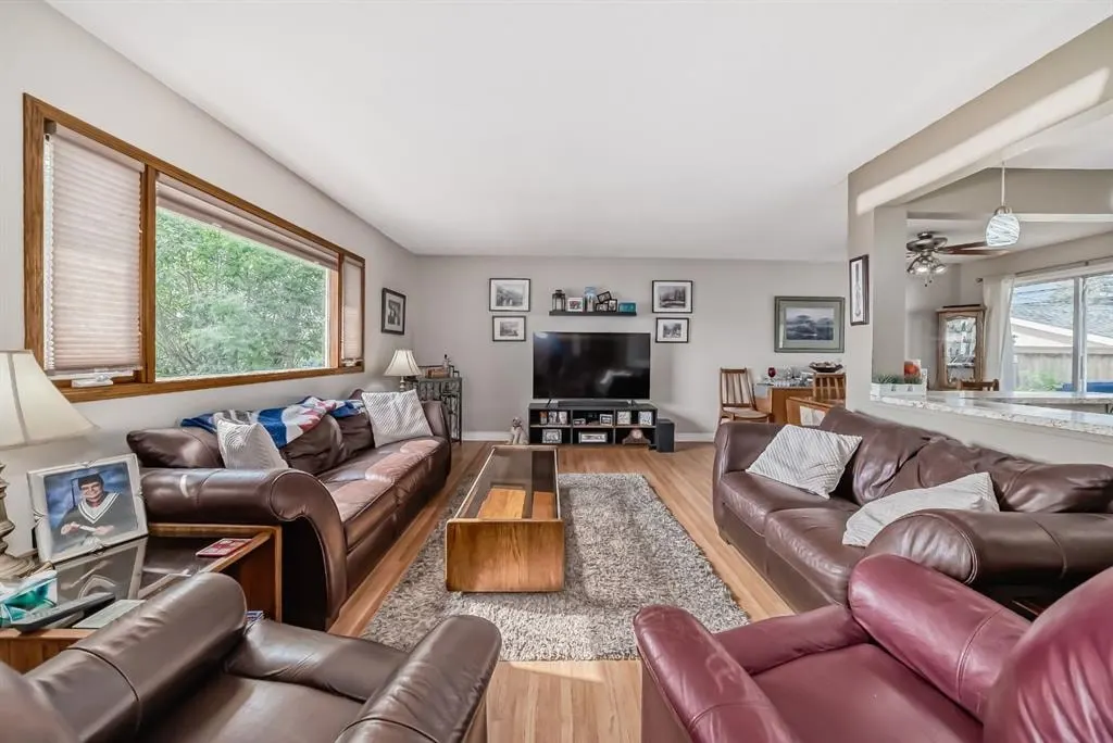 7827 Fairmount Drive SE — photo 2