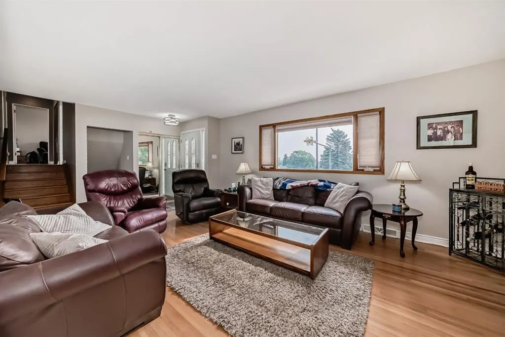 7827 Fairmount Drive SE — photo 3
