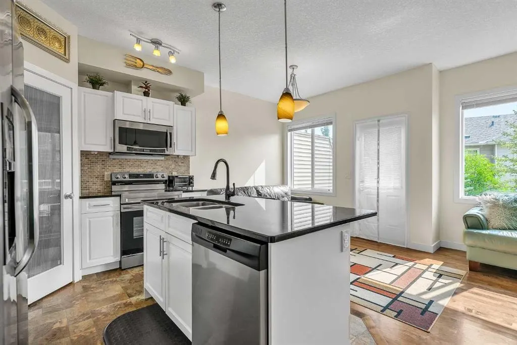 43 Sage Hill Common NW — photo 3