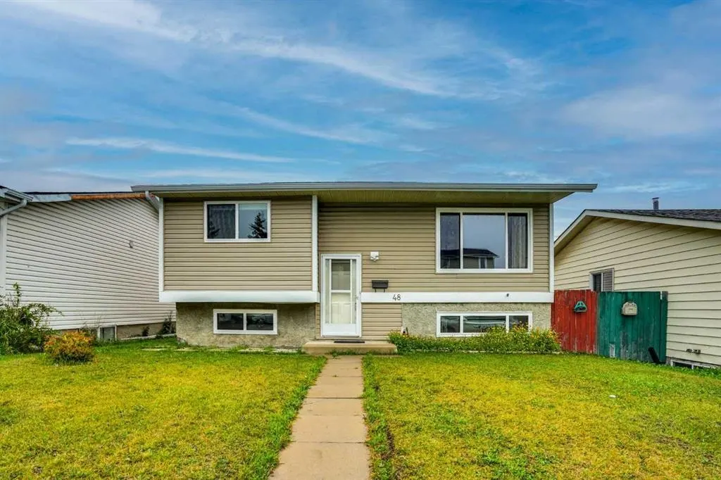 48 Falton Rise NE — photo 2