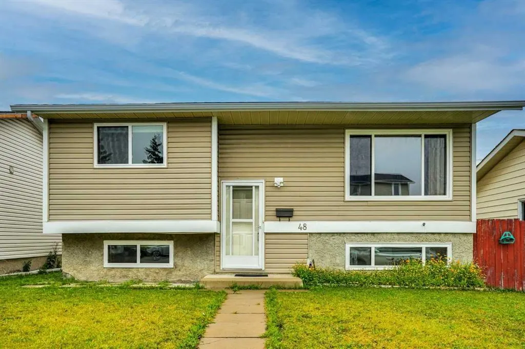 48 Falton Rise NE — photo 3