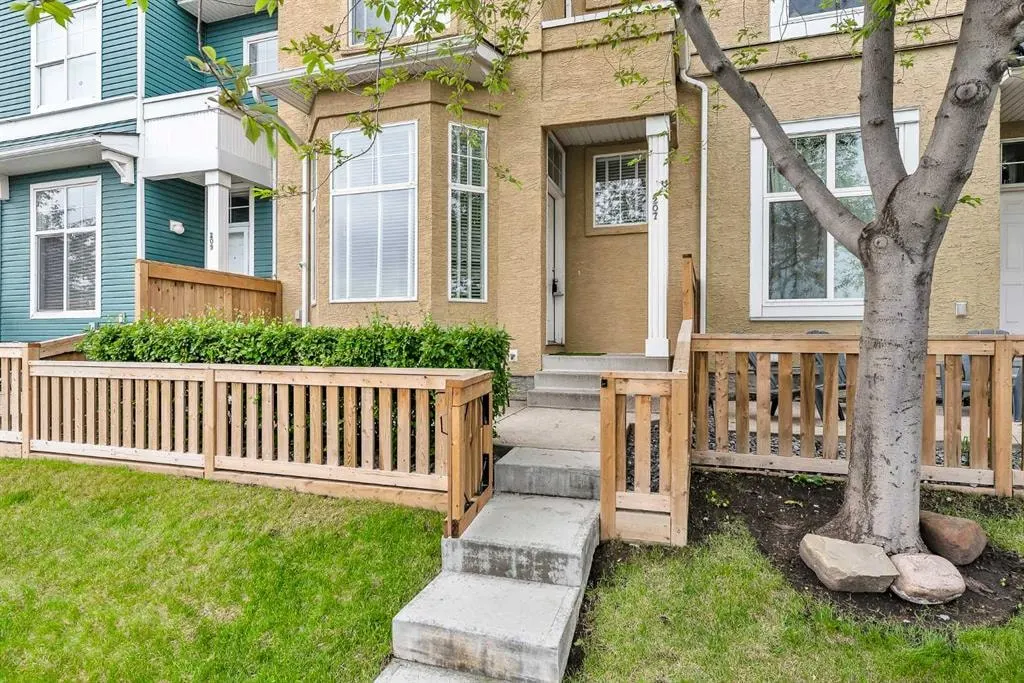 207 Mckenzie Towne Gate SE — photo 3