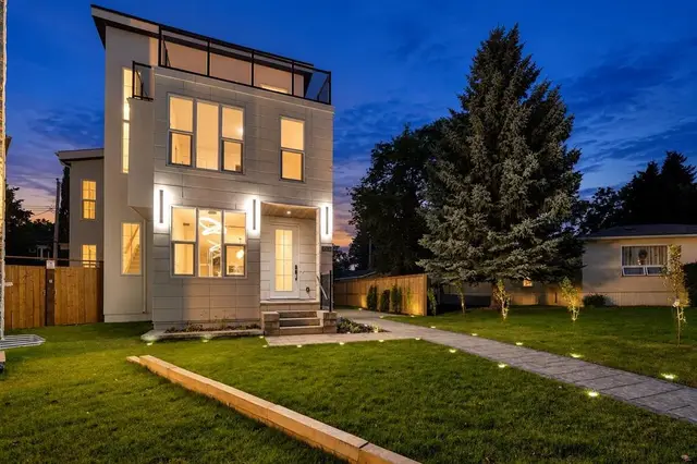 2826 31 Street SW