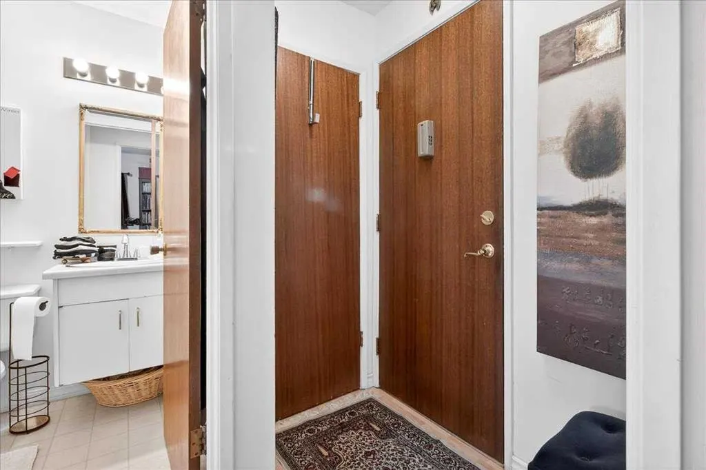 916 3 Avenue NW #5 — photo 3