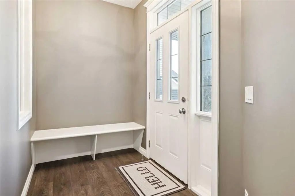 383 Evansglen Drive NW — photo 3