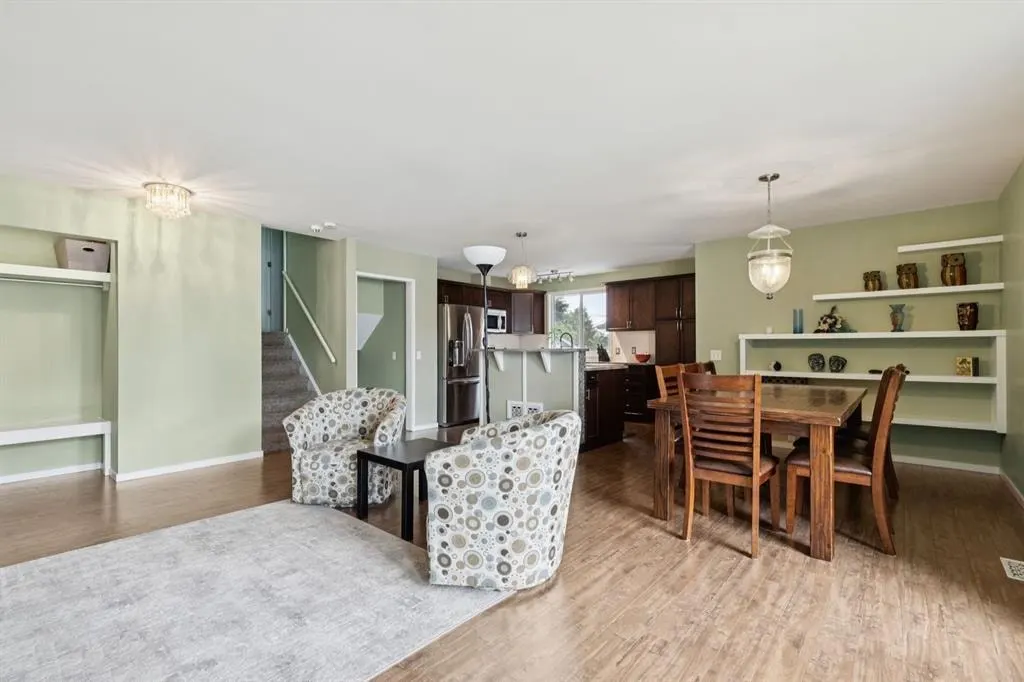 28 Cantrell Bay SW — photo 3