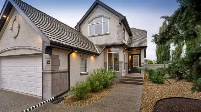 82 Mt Douglas Circle SE